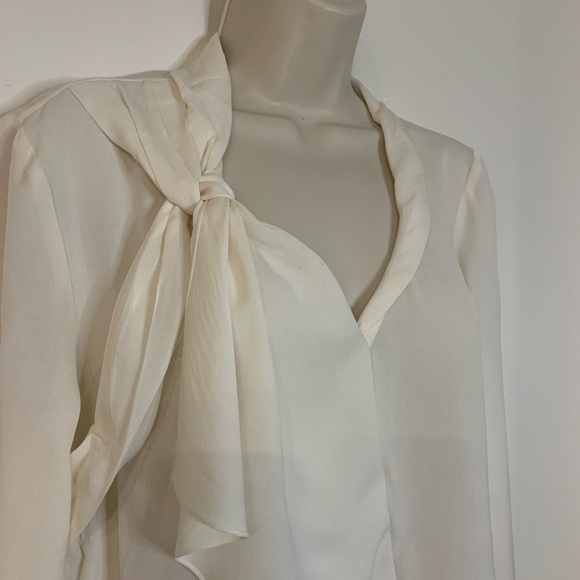 Size M 100% Silk Long Sleeve Creme Top - Picture 8 of 16